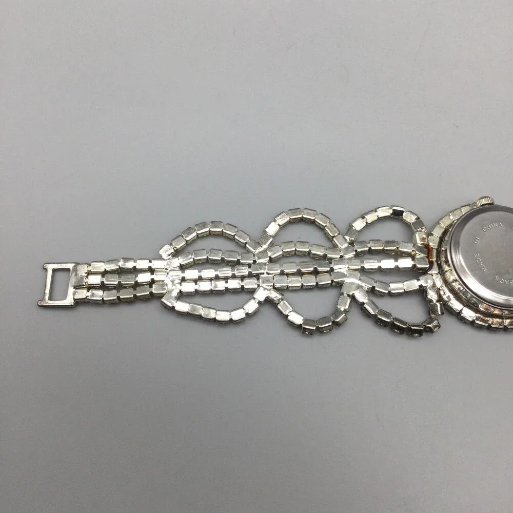 Rhinestone Cocktail Womens Watch 28mm White Dial Silver Tone New Battery 7.5